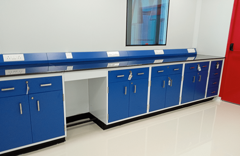industrial-laboratory-workbenches